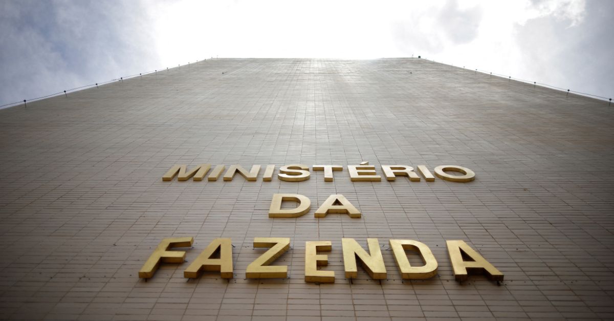 A deterioração no quadro fiscal do governo ocorre mesmo depois de o Ministério da Fazenda ter elevado sua estimativa para o crescimento do PIB | Crédito: REUTERS/Adriano Machado