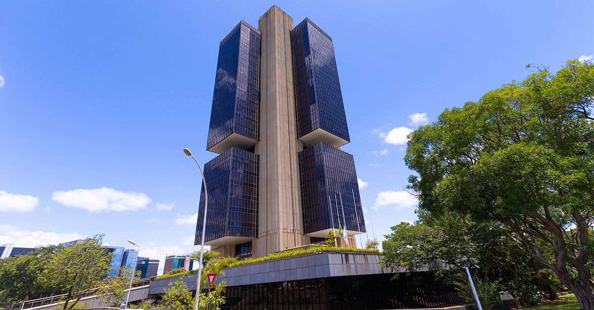 Operações avançaram 24,2% em março