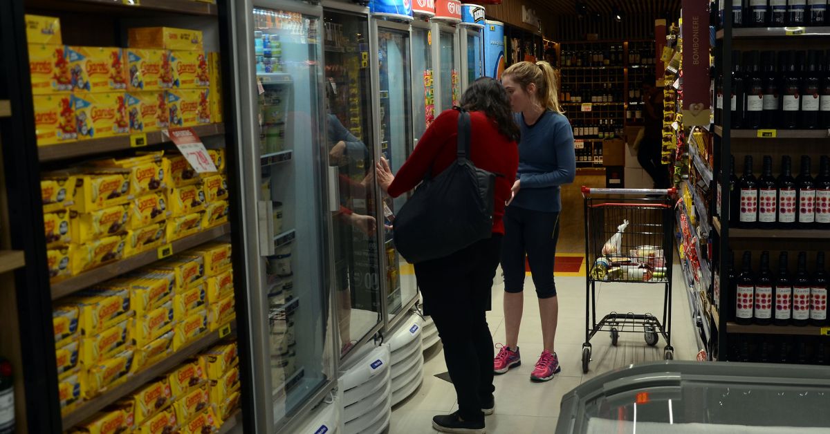 Vendas do varejo sobem 1,6% de janeiro para fevereiro