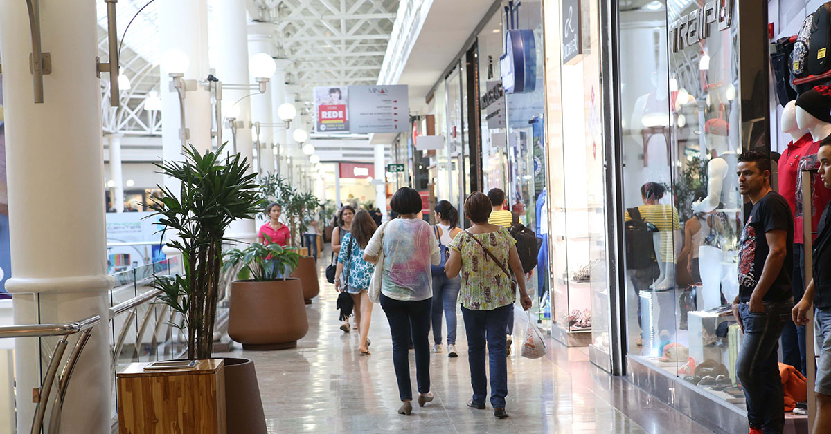 Vendas em shoppings crescem em março