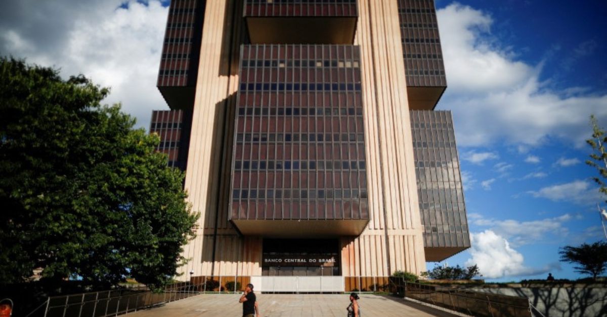 BC mantém Selic em 13,75% e diz ser “menos provável” novos aumentos