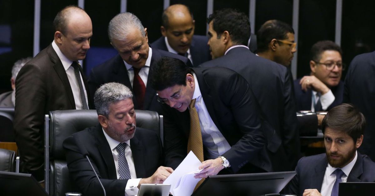 Câmara aprova texto-base do novo arcabouço fiscal