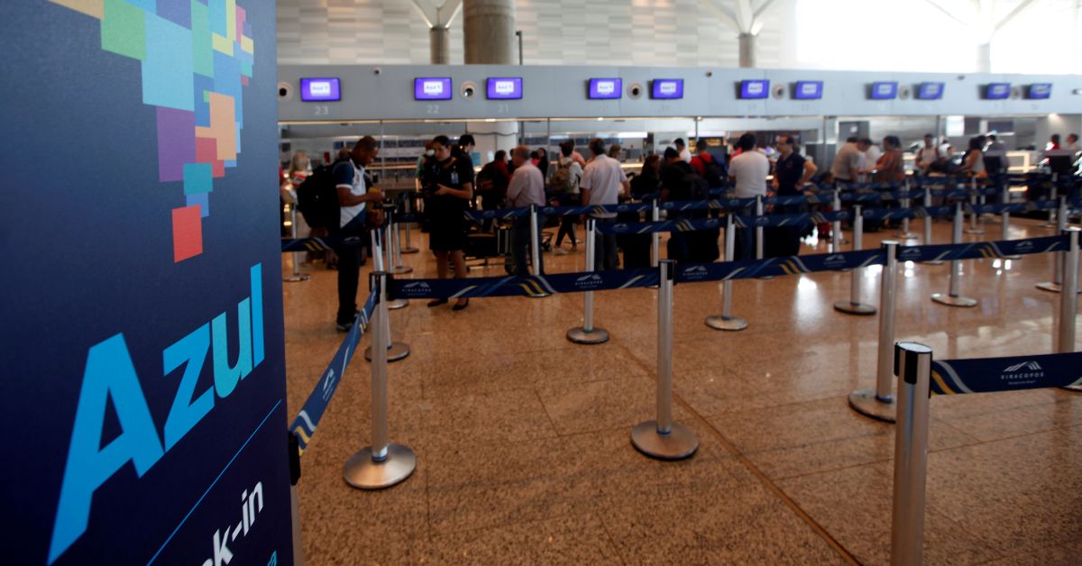 Azul reduz prejuízo líquido ajustado no 1º tri