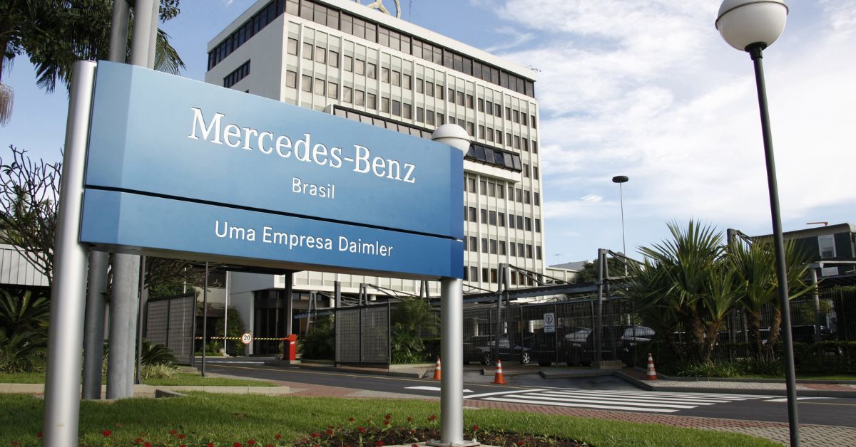 Mercedes-Benz inicia layoff em Juiz de Fora de olho em queda da demanda