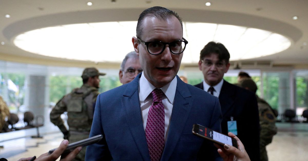 CCJ do Senado aprova indicação de Cristiano Zanin para o STF