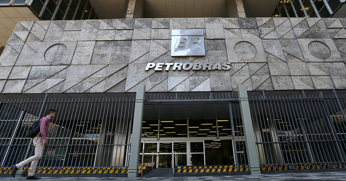 Petrobras paga R$ 12,1 bi em dividendos
