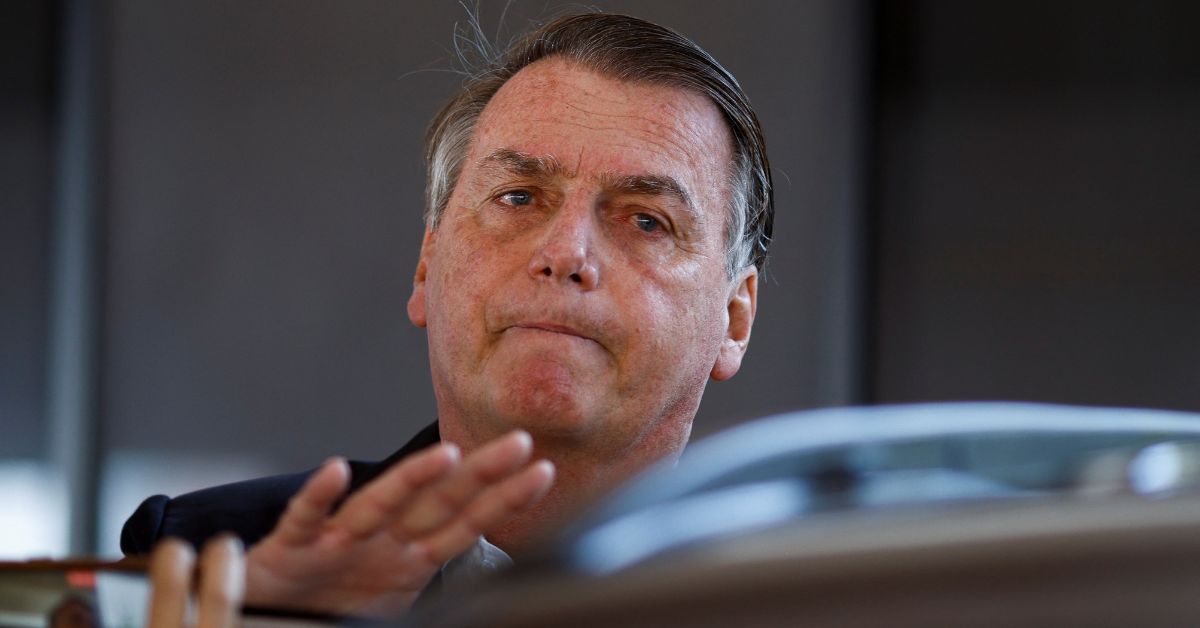 Julgamento que pode tornar Bolsonaro inelegível é retomado
