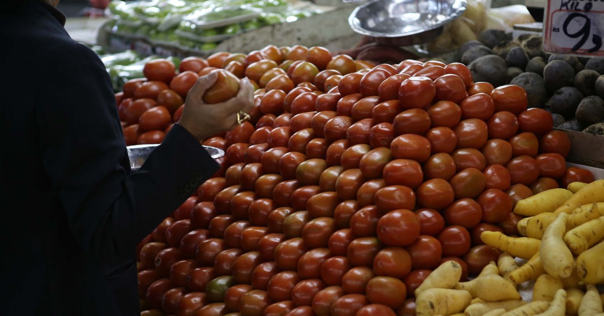 O tomate (31,97%) foi o item com a maior variação no mês | Crédito: Charles Silva Duarte / Arquivo Diário do Comércio