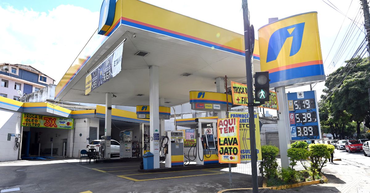 Minaspetro alerta para risco de falta de combustíveis no Estado