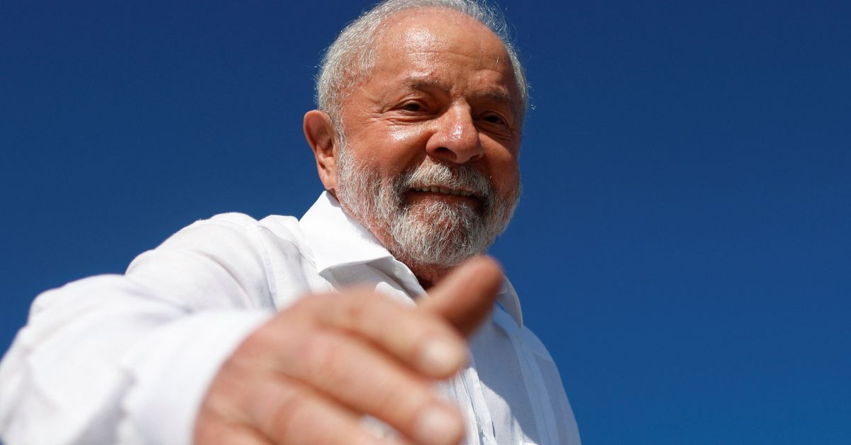 Governo Lula tem aprovação de 37% e é reprovado por 27%