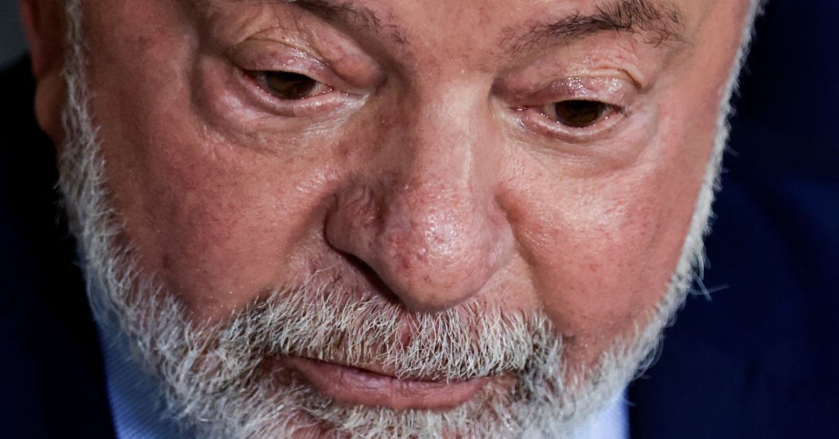Lula diz que economia deve crescer 2% ou mais em 2023