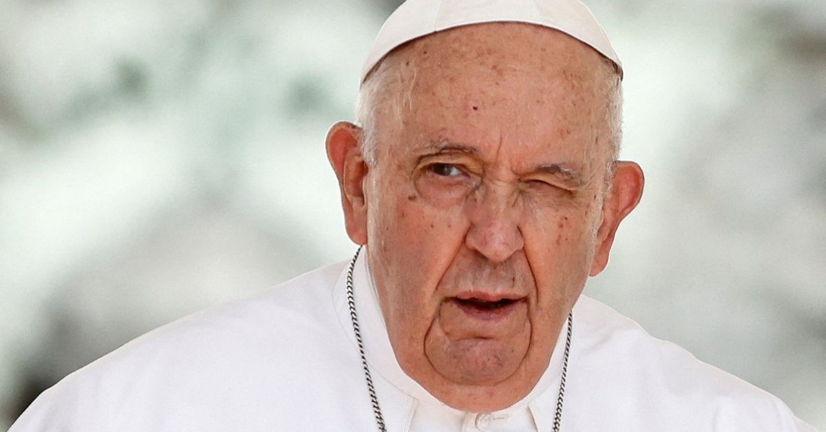 Papa Francisco será submetido a cirurgia no abdômen nesta quarta