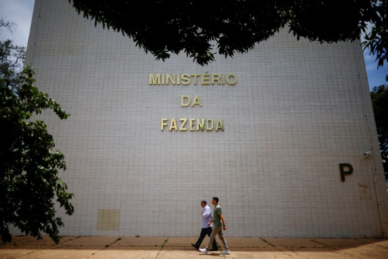 Alíquota do IVA depende de exceções e Fazenda divulgará conta com possíveis impactos