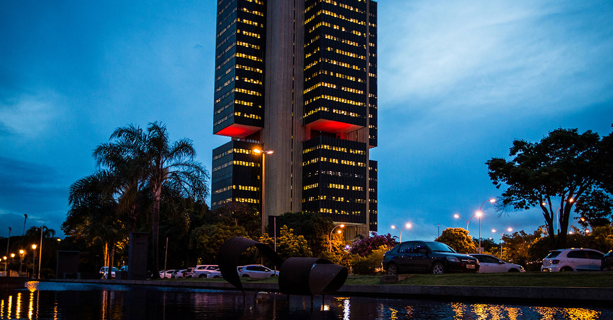 O Banco Central do Brasil não contribui para o que ele mesmo cobra do Ministério da Fazenda: responsabilidade fiscal | Foto: Beto Nociti