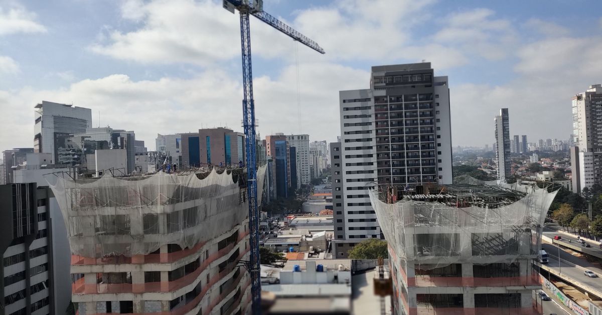 Setor de construção volta a reduzir expectativa de crescimento para o ano