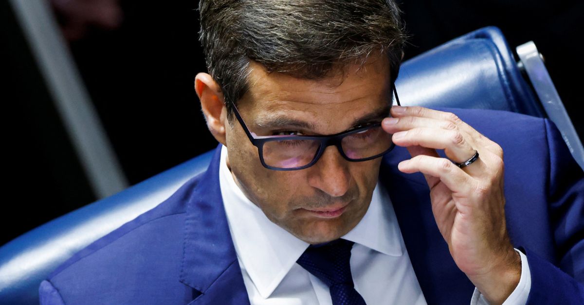 Campos Neto prevê ajuste gradual na Selic