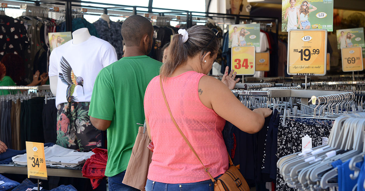 Intenção de consumo das famílias registra alta de 0,5% em junho