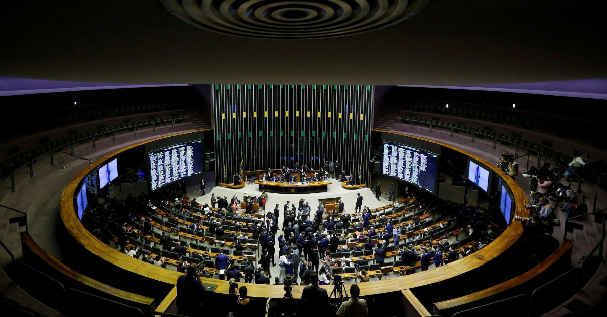Deputados avaliam projeto que cria o Simples Trabalhista