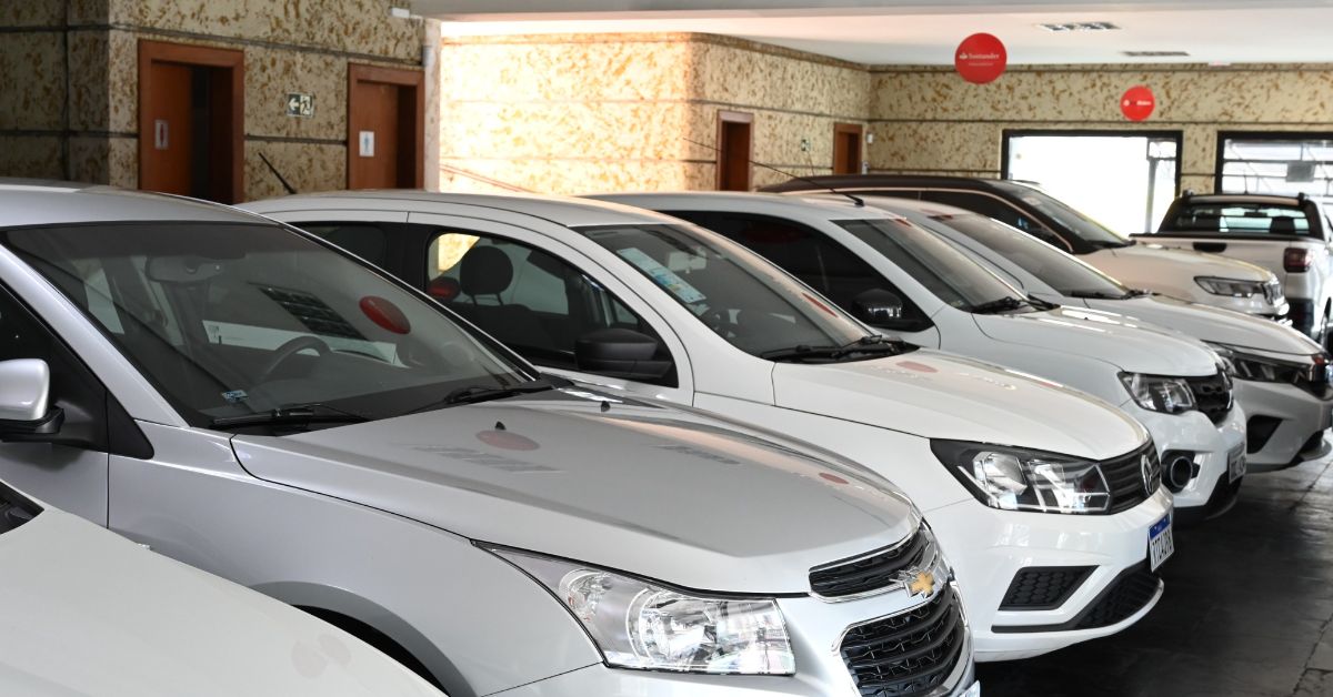 Lula assina MP que destina mais R$ 300 mi para compra de carros