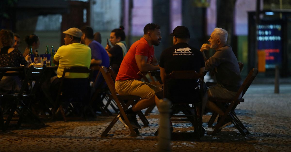 Confiança do consumidor no Brasil é a maior em quatro anos e meio