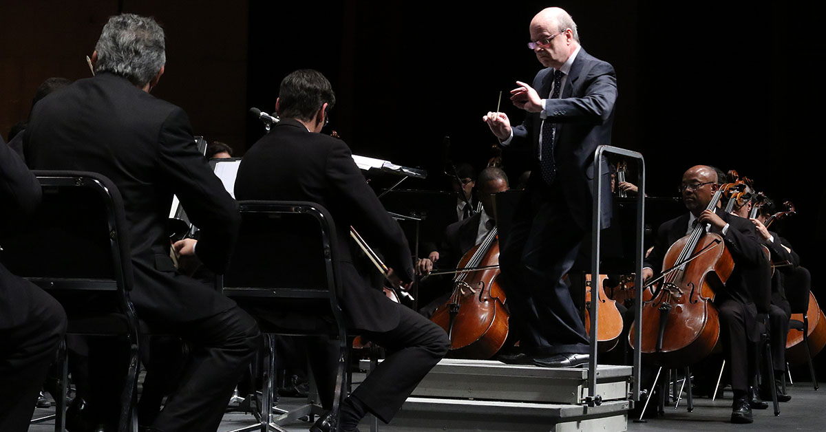 Orquestra Sinfônica faz concerto de valsas