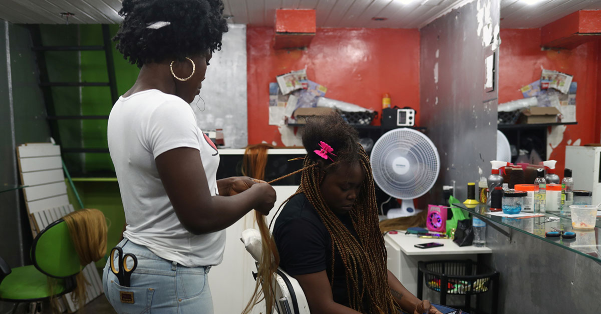 Cai confiança de serviços no Brasil