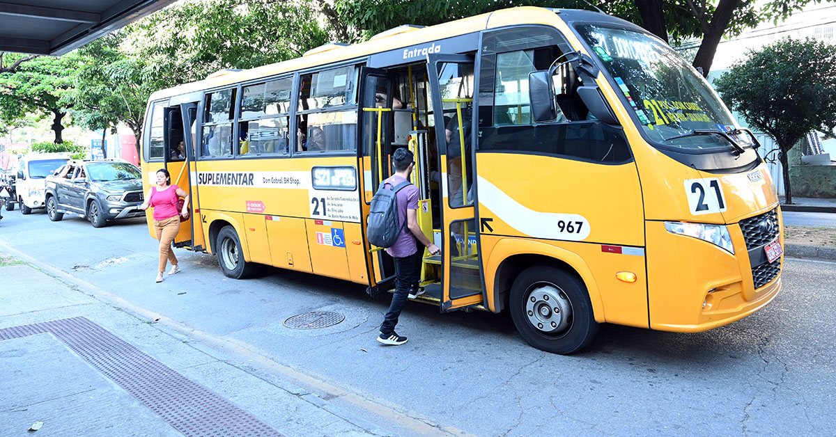 Vereadores mantêm vetos de Fuad à gratuidade do transporte