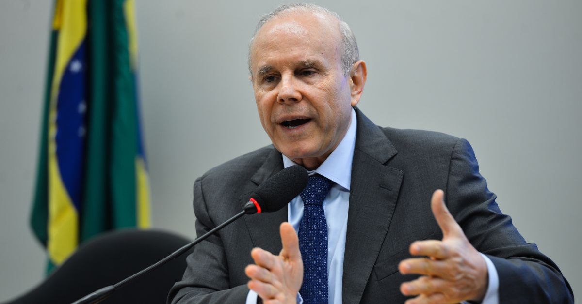 Mantega abre mão de ir para a Vale, e ações da mineradora sobem
