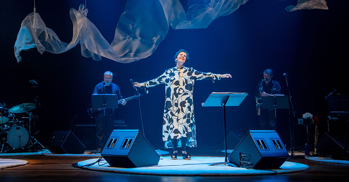 Show celebra 65 anos da bossa nova