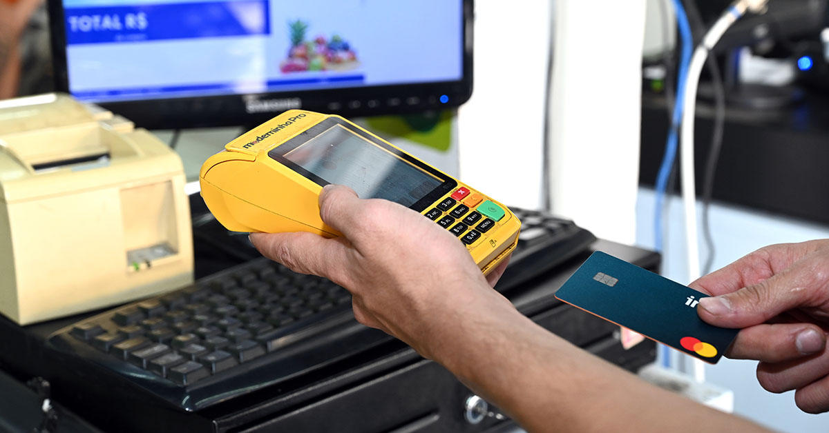 Varejo divide pagamento de cartão sem juros