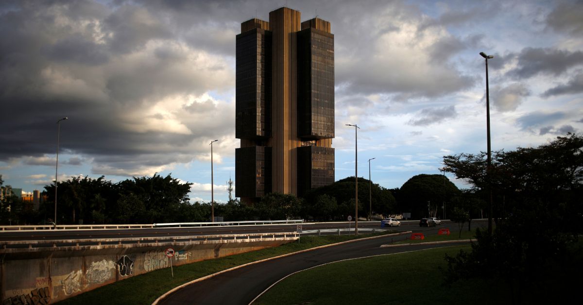 Projeção de alta do PIB 2025 cai de 2,14% para 2,13%, projeta Focus