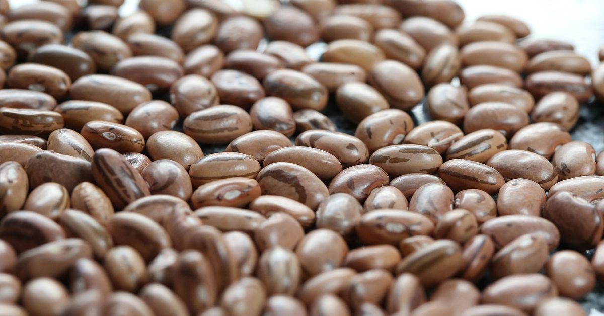 Feijão fica mais barato, enquanto preço do arroz sobe na Grande BH
