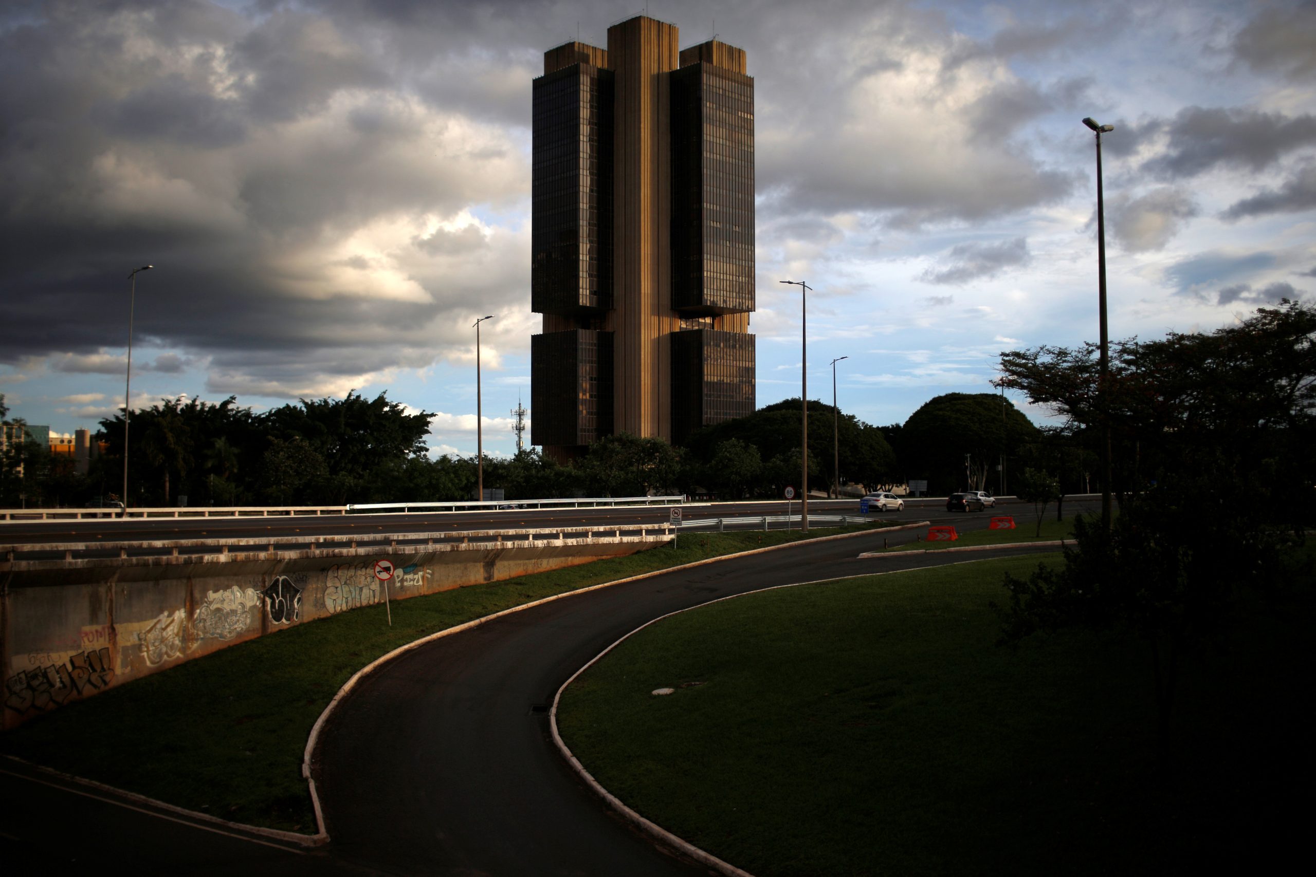 Mercado reduz projeção de inflação deste ano