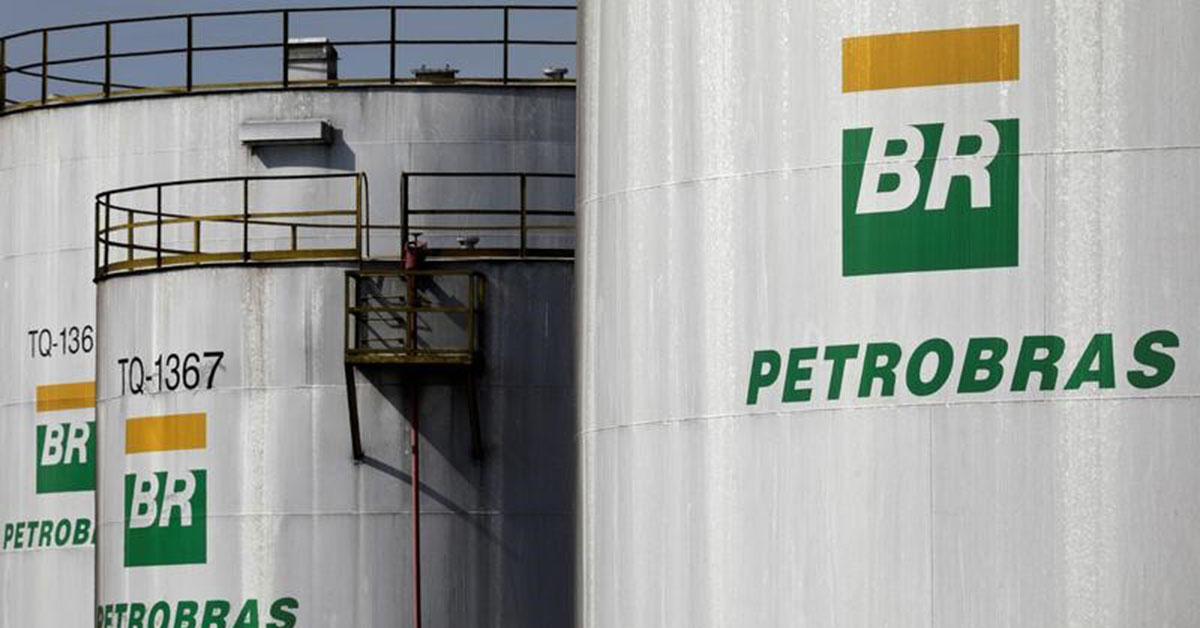 Petrobras propõe mudanças em governança, e ações despencam