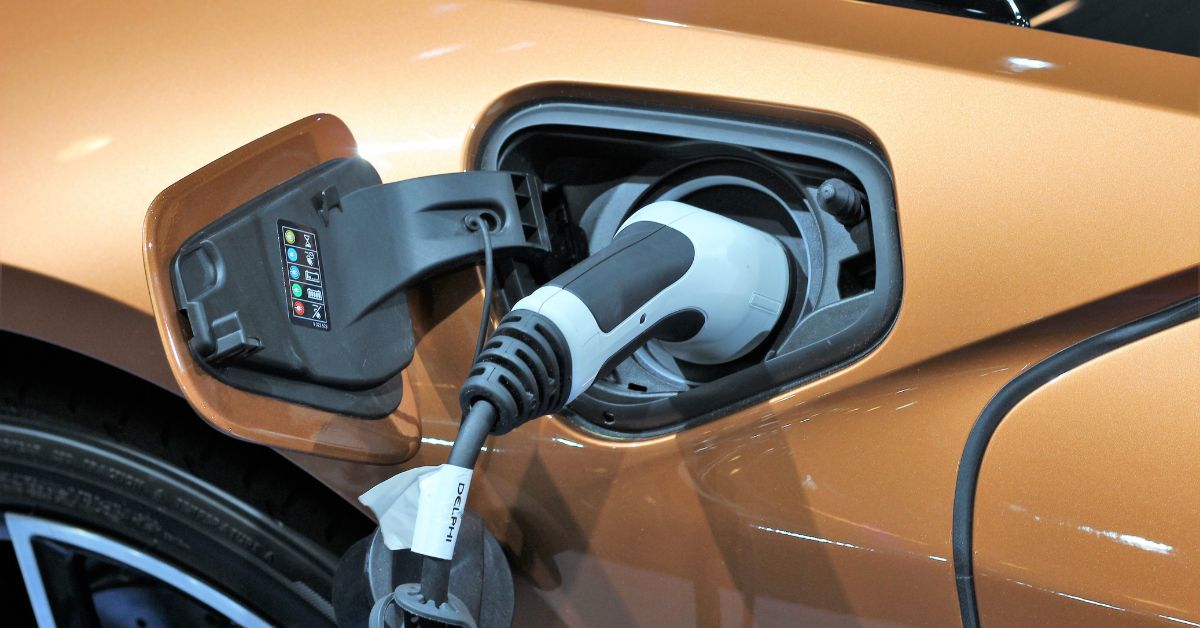 ABVE se opõe à declaração de Zema sobre carro elétrico