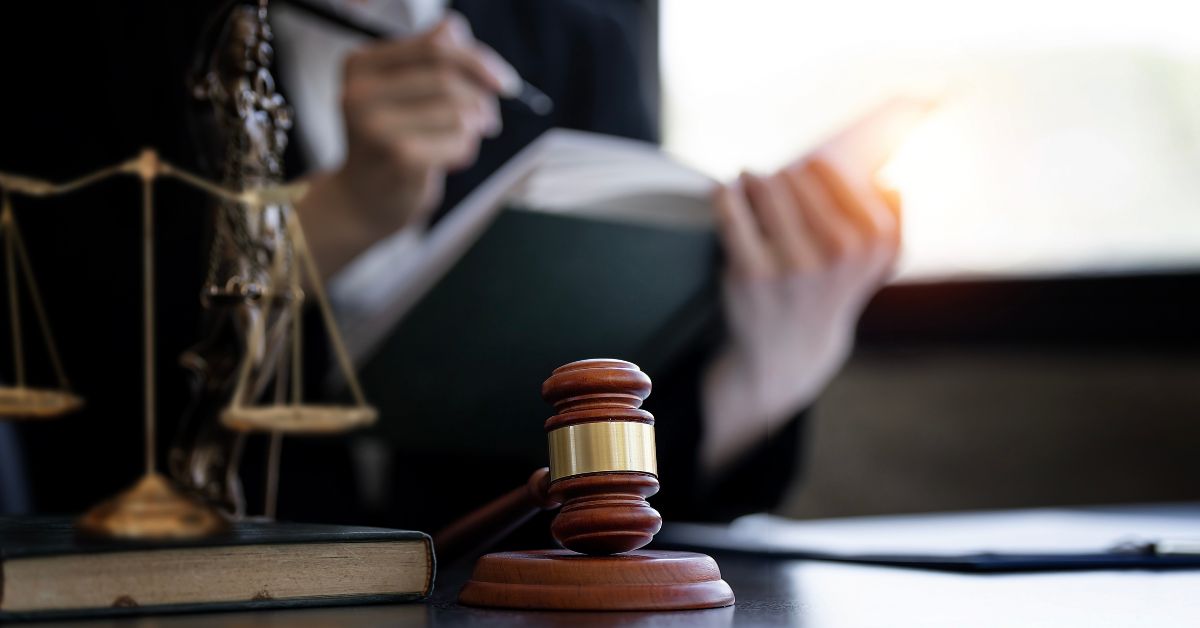 Renda mensal dos advogados aumenta em 2023