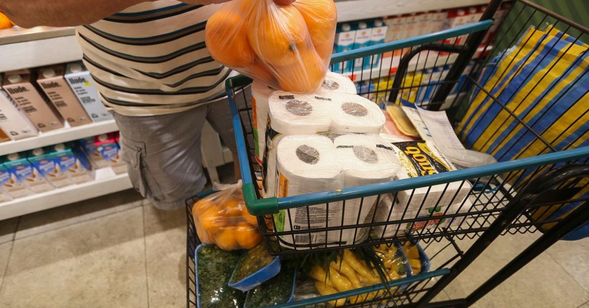 Consumo nos lares brasileiros sobe 2,62% em 2023