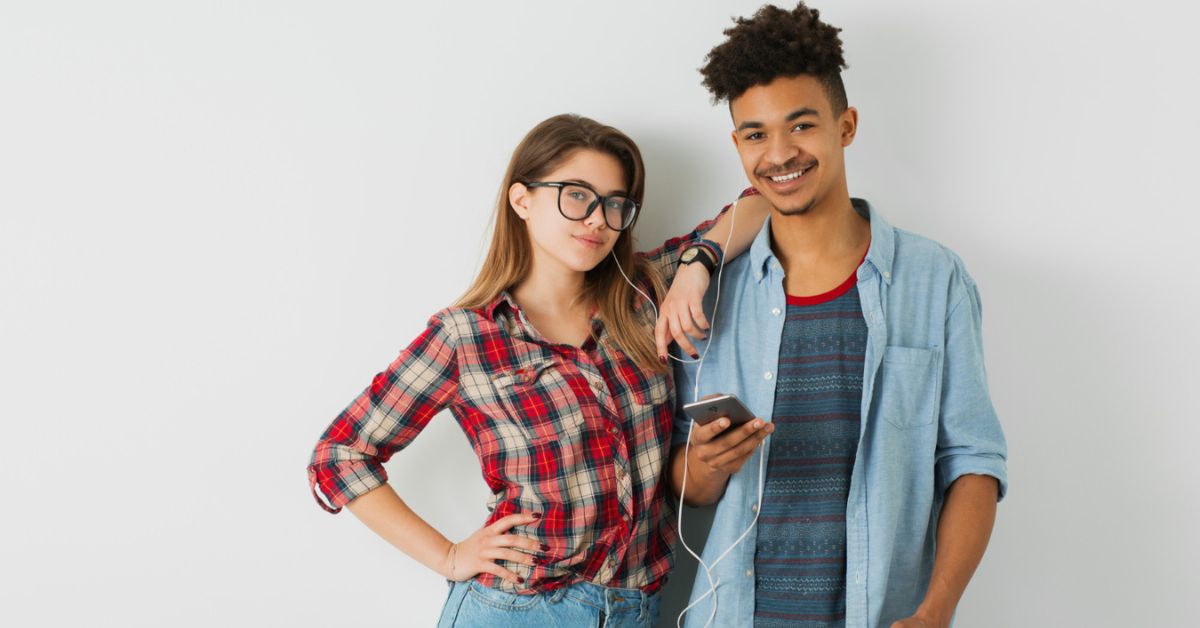 Casal da geração Z prefere a marca do celular nos eletrodomésticos