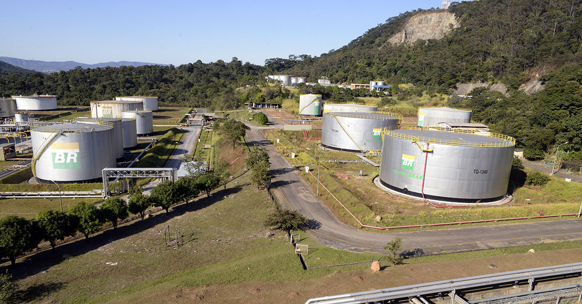 A mentira da autossuficiência na produção de petróleo do Brasil