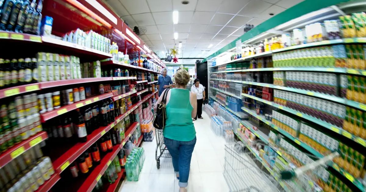 O consumo nos lares brasileiros aumentou 2,64% frente a outubro de 2022 | Créditos: Agência Brasil / EBC / Arquivo