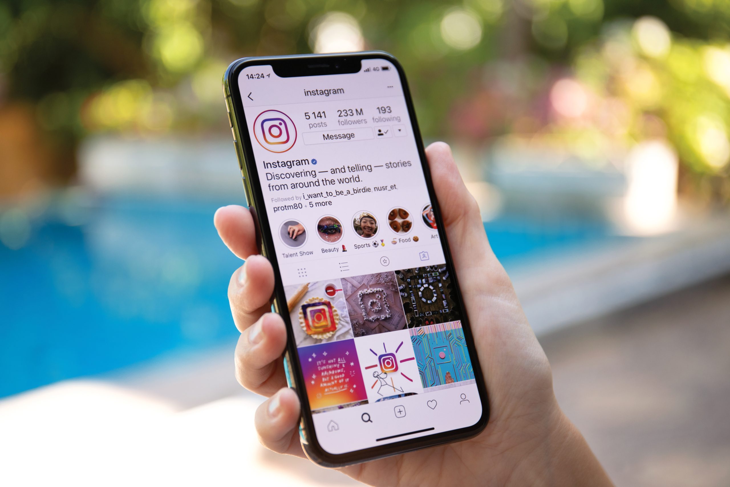 Facebook e Instagram ficam fora do ar para centenas de milhares de usuários no mundo