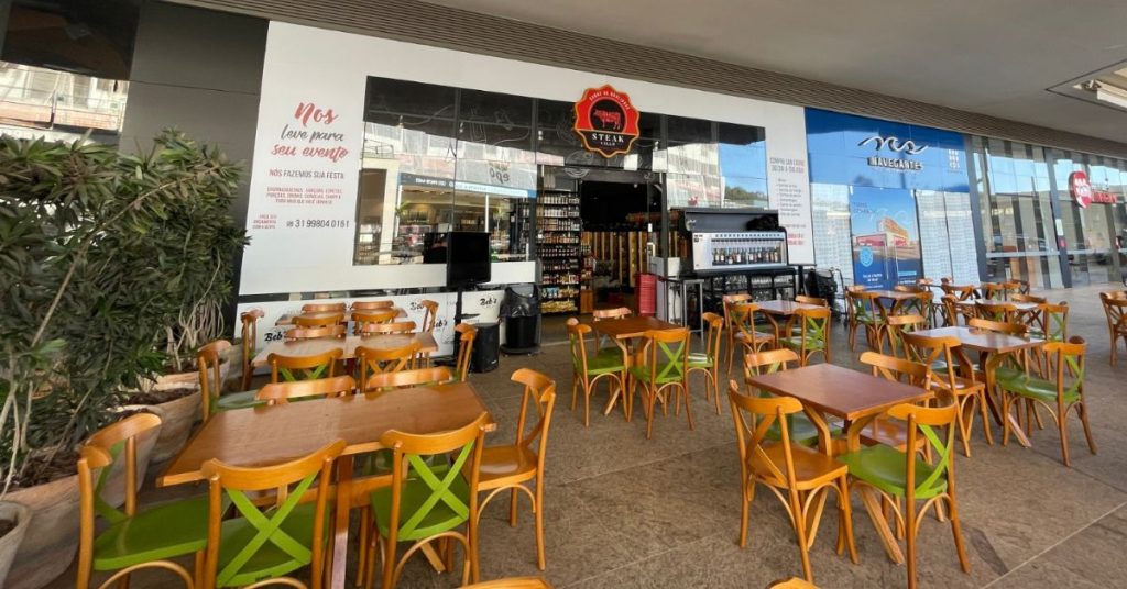 Empreendimento conta com ampla área de alimentação | Crédito: | Crédito: Shopping Navegantes/Divulgação