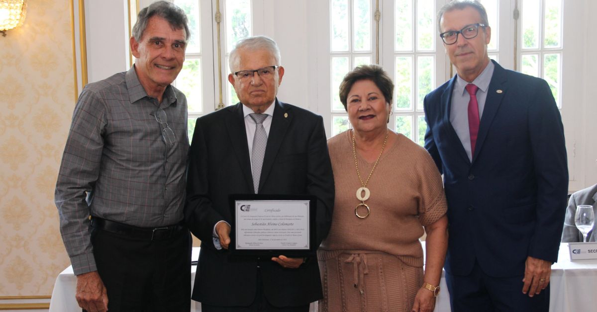 Professor Colomarte e esposa Gilda ladeados pelo Presidente de Honra Márcio Mendes (esq.) e Waldir Esmero Campos | Crédito: CIEE/MG-Secom-F.Beiral