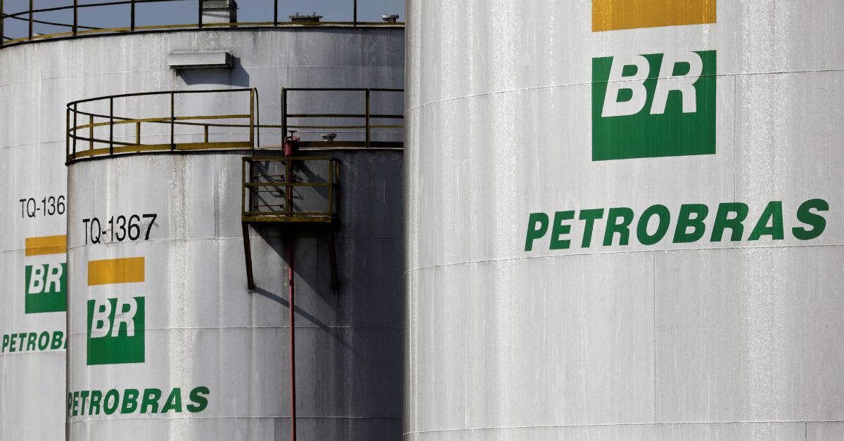 Presidente do conselho da Petrobras é reeleito; indicado de Haddad é aprovado