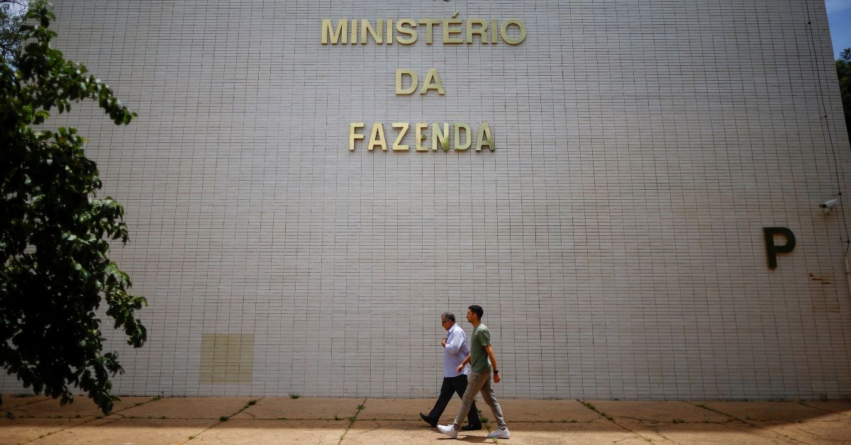 Analistas reduzem projeção da dívida bruta do governo federal