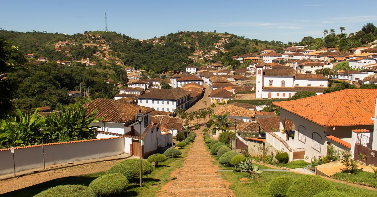 A cidade de Serro é conhecida pela sua bela natureza e rica história | Crédito: Adobe Stock