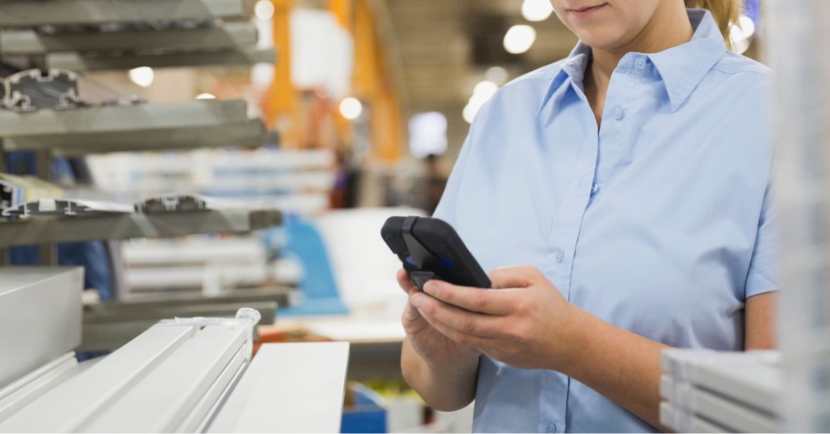 Aplicativos de mensagens alavancam operações no setor industrial