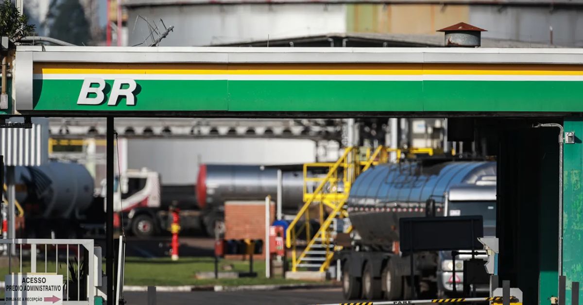 Preço médio da gasolina cai 1,26% nos postos da Capital em um mês
