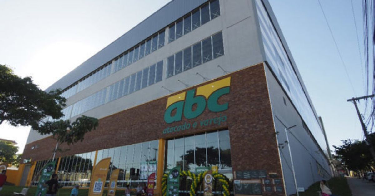 A empresa fechou o último ano com 70 lojas da rede ABC atacado e varejo | Crédito Amis / Reprodução