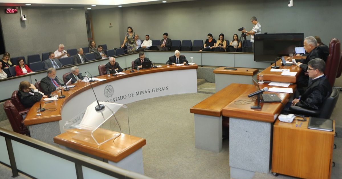 Conselheiro Terrão pede vista na análise das contas do governador Romeu Zema